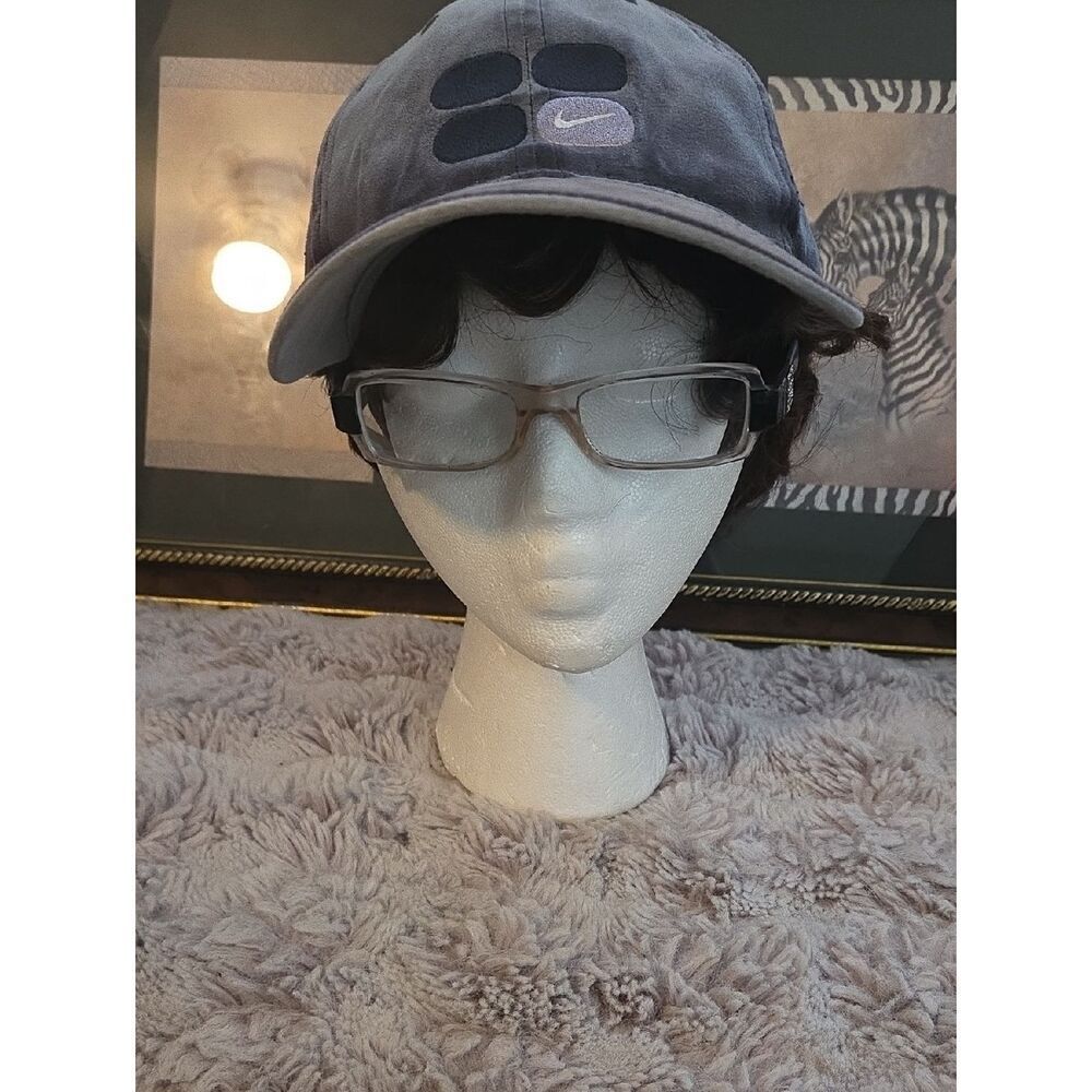Nike Men’s Slate Gray Baseball Cap with Subtle Swoosh